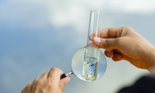 UE : Accord pour durcir les règles sur les microplastiques, malgré des tensions