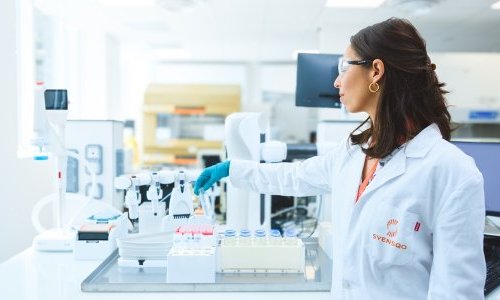 Biodégradabilité : Syensqo ouvre à Lyon son nouveau laboratoire de microbiologie