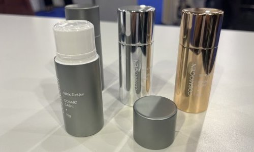 Cosmogen premiumise son stick ReUse avec un habillage en aluminium